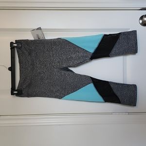Small Sportswear Cropped Athletic Leggings
